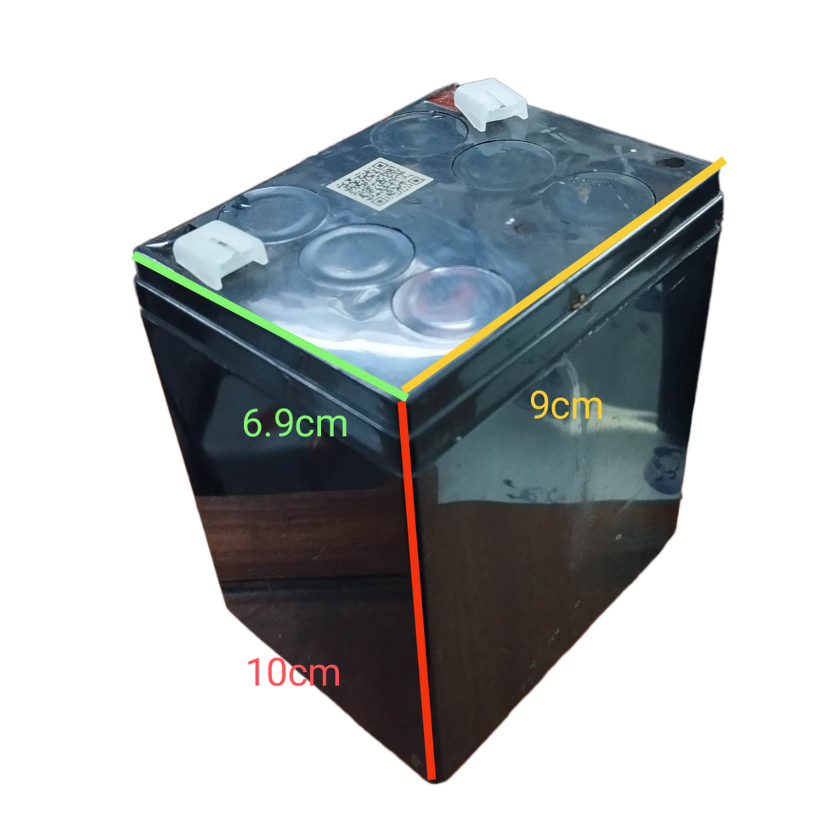 Local 12V 5AH sealed lead acid battery with compact rectangular design and terminal connectors