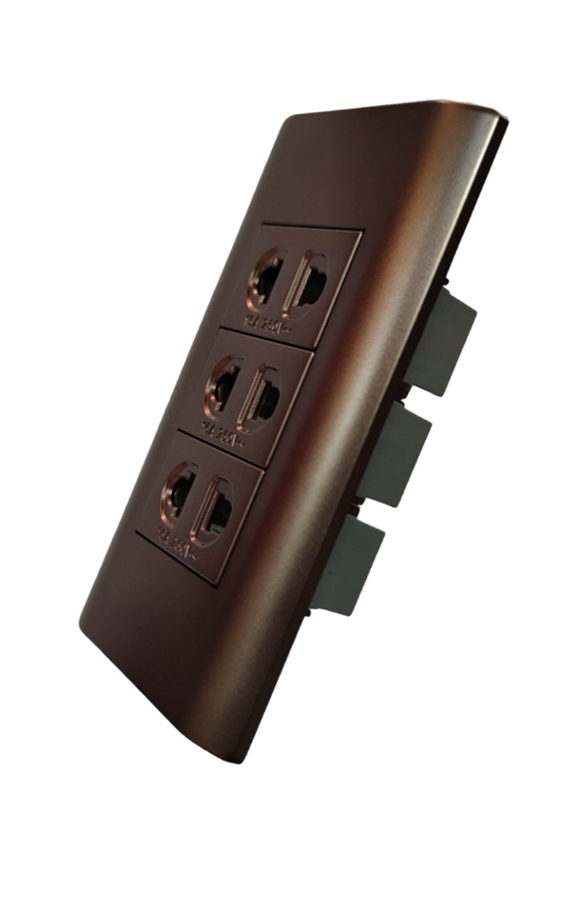 Royu 3 Gang Outlet With Plate MDS115 in sleek design for convenient home or office power access