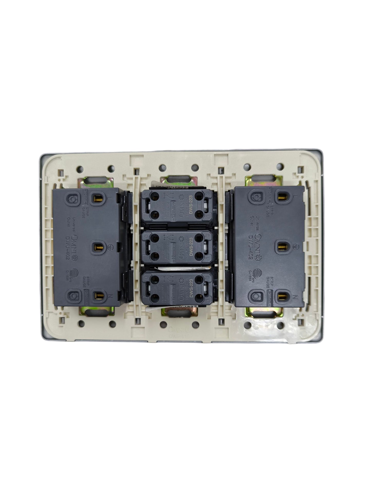 Omni 3 Gang 3 Way Switch with 4 Gang Universal Outlet with Ground Graphite Dark Gray 16A 250V DWP-119G+2XDWU-402G+3XDWS-223G