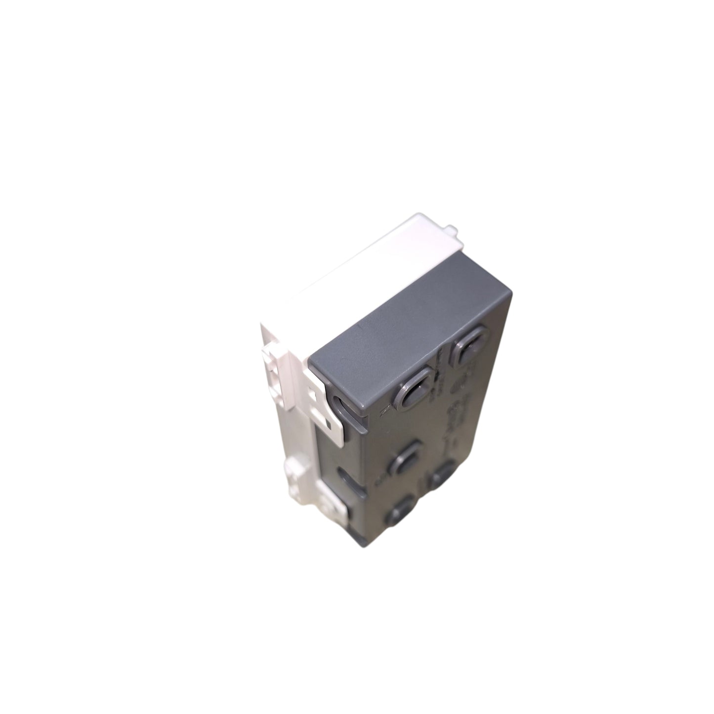Omni Duplex Universal Outlet with Ground 16A 250V Designer Series Ivory DWU-402I