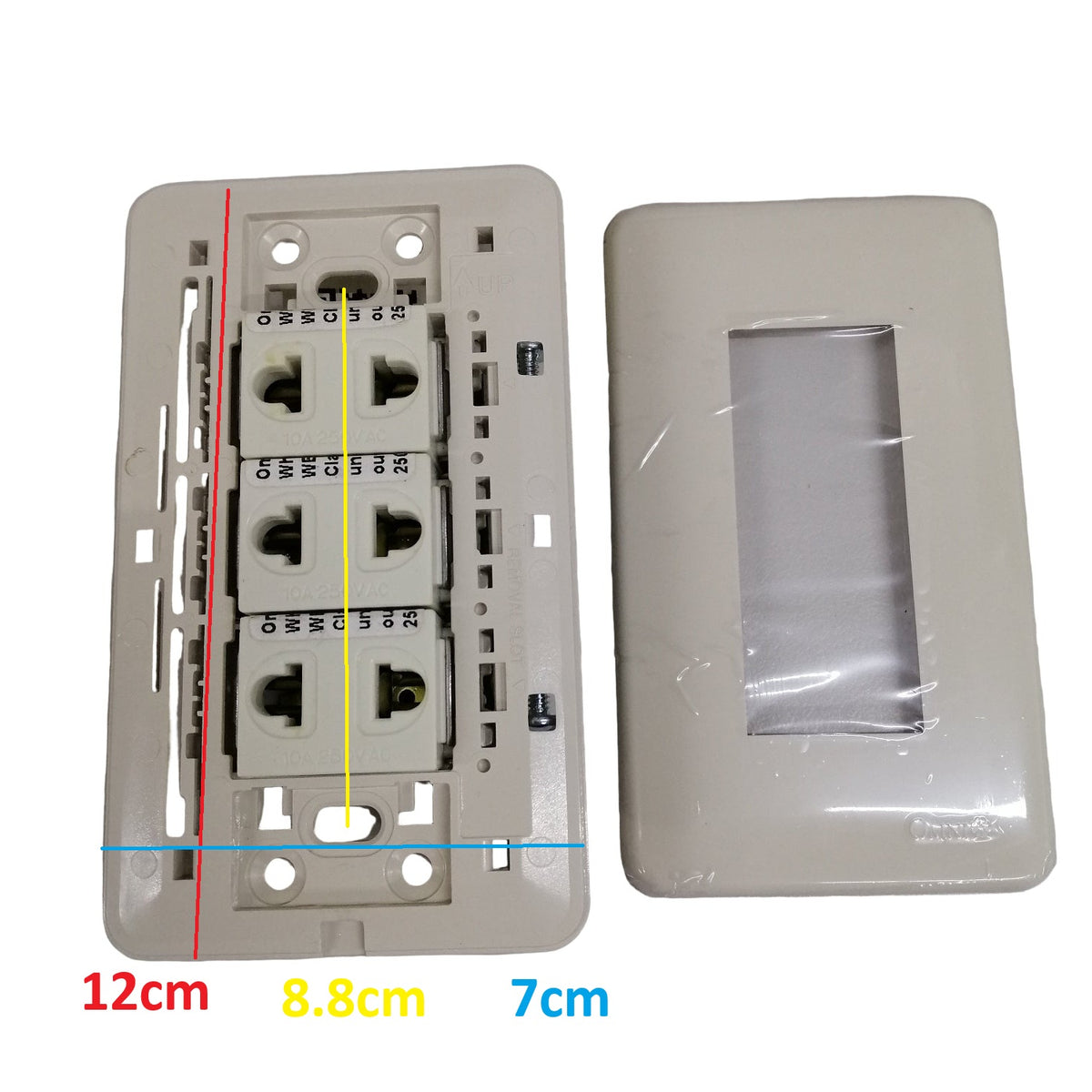 Omni Classis Series 3 Gang Universal Outlet 16A 250V with Plate Cover WEP-103+(WEU-200x3)