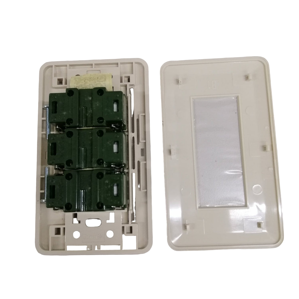 Omni Classis Series 3 Gang Universal Outlet 16A 250V with Plate Cover WEP-103+(WEU-200x3) back view