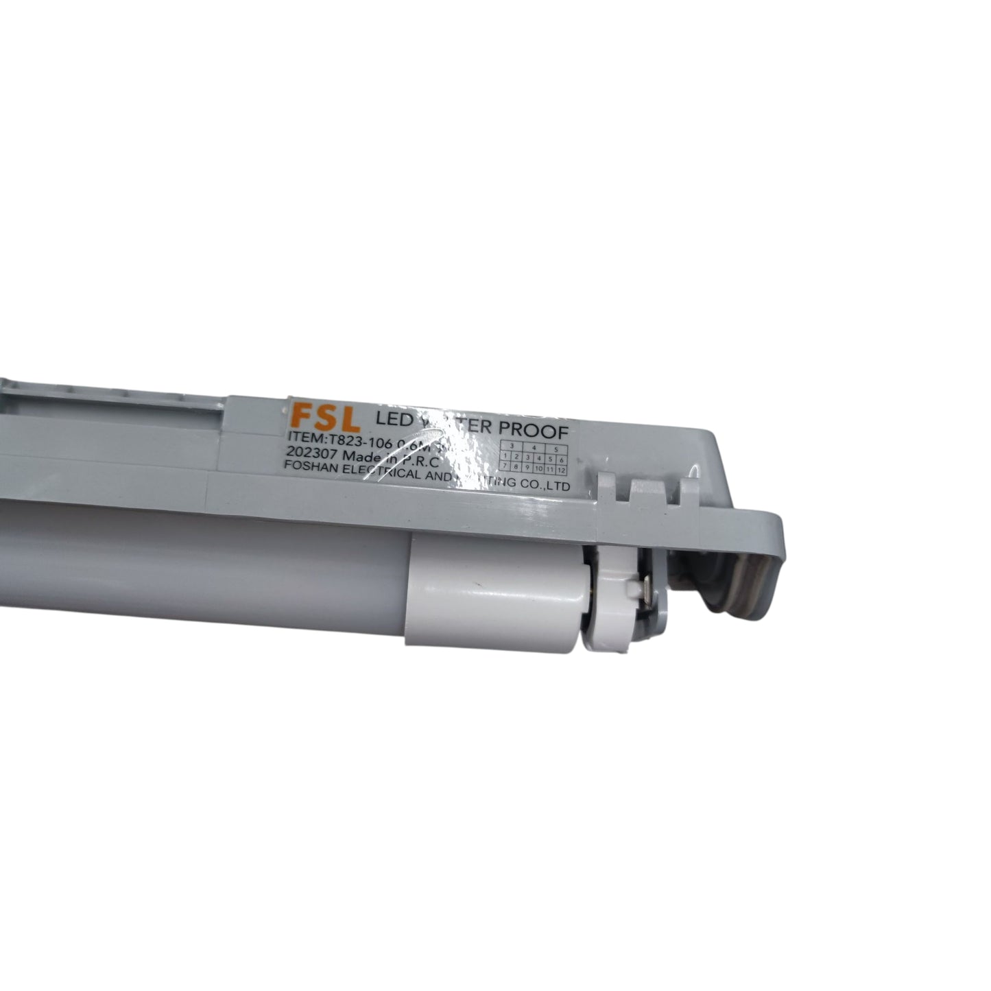 FSL LED Weather-Proof Lamp T8 9W 180-265V Daylight 664mm x 71mm x 63mm Lm500