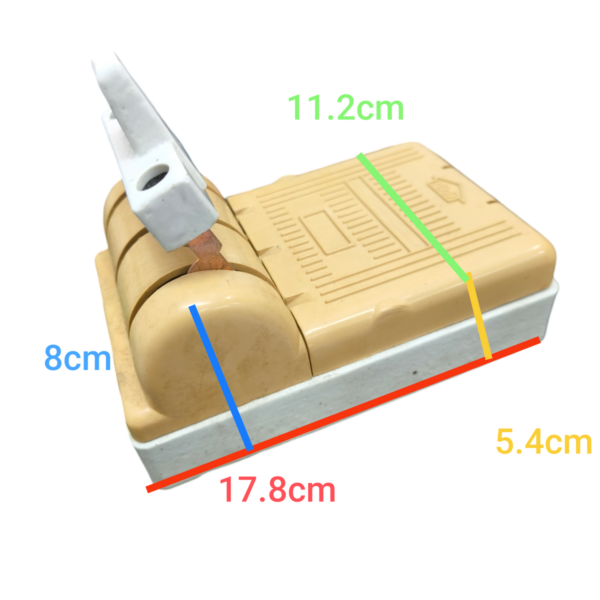 Taiyou Knife Switch 60A 3 Pole 3 Phase Single Throw with beige and white casing and metal lever