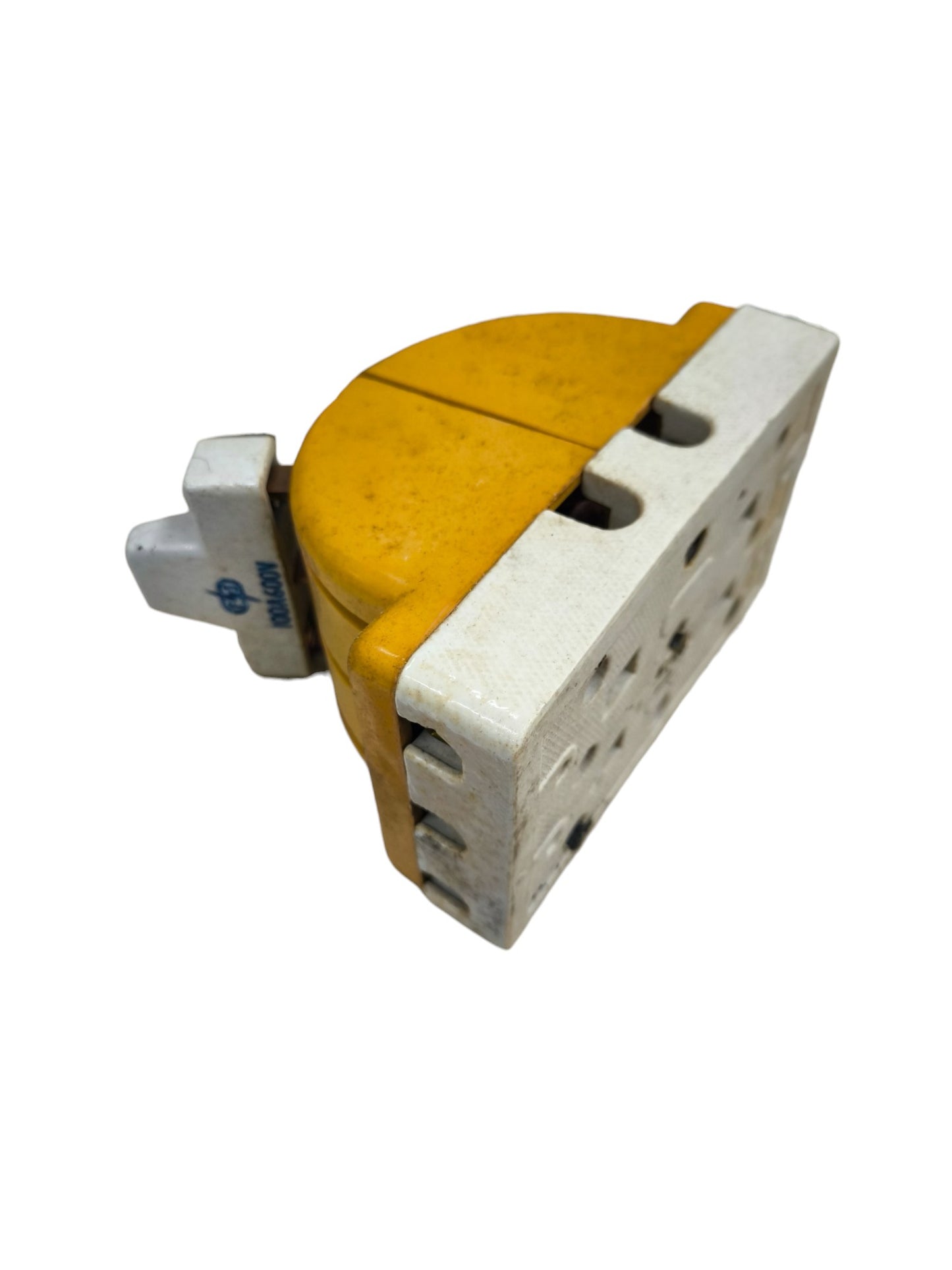 Taiyou 100A porcelain knife switch with yellow and white insulating body for electrical control