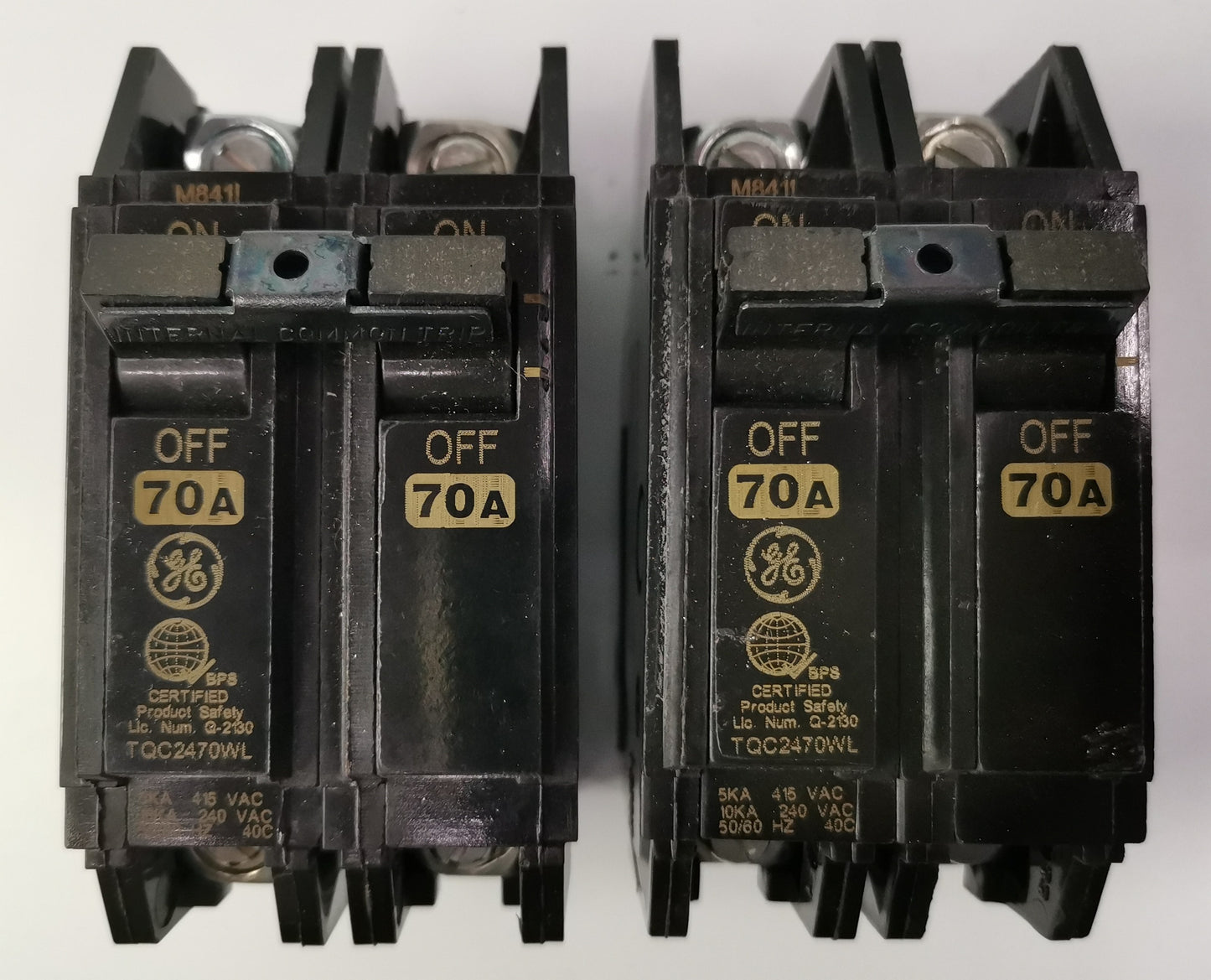 GE circuit breaker 70A 2 Pole Single Phase Bolt-on 220V with off switches and electrical ratings