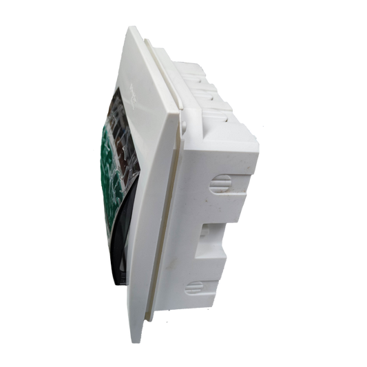 Schneider 8 Ways Distribution Panel IP40 electrical circuitry with white casing and protective cover