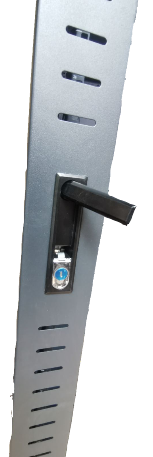 Close-up of lock and handle on Grippes Server Rack 42U 60cm x 60cm x 196cm metal frame