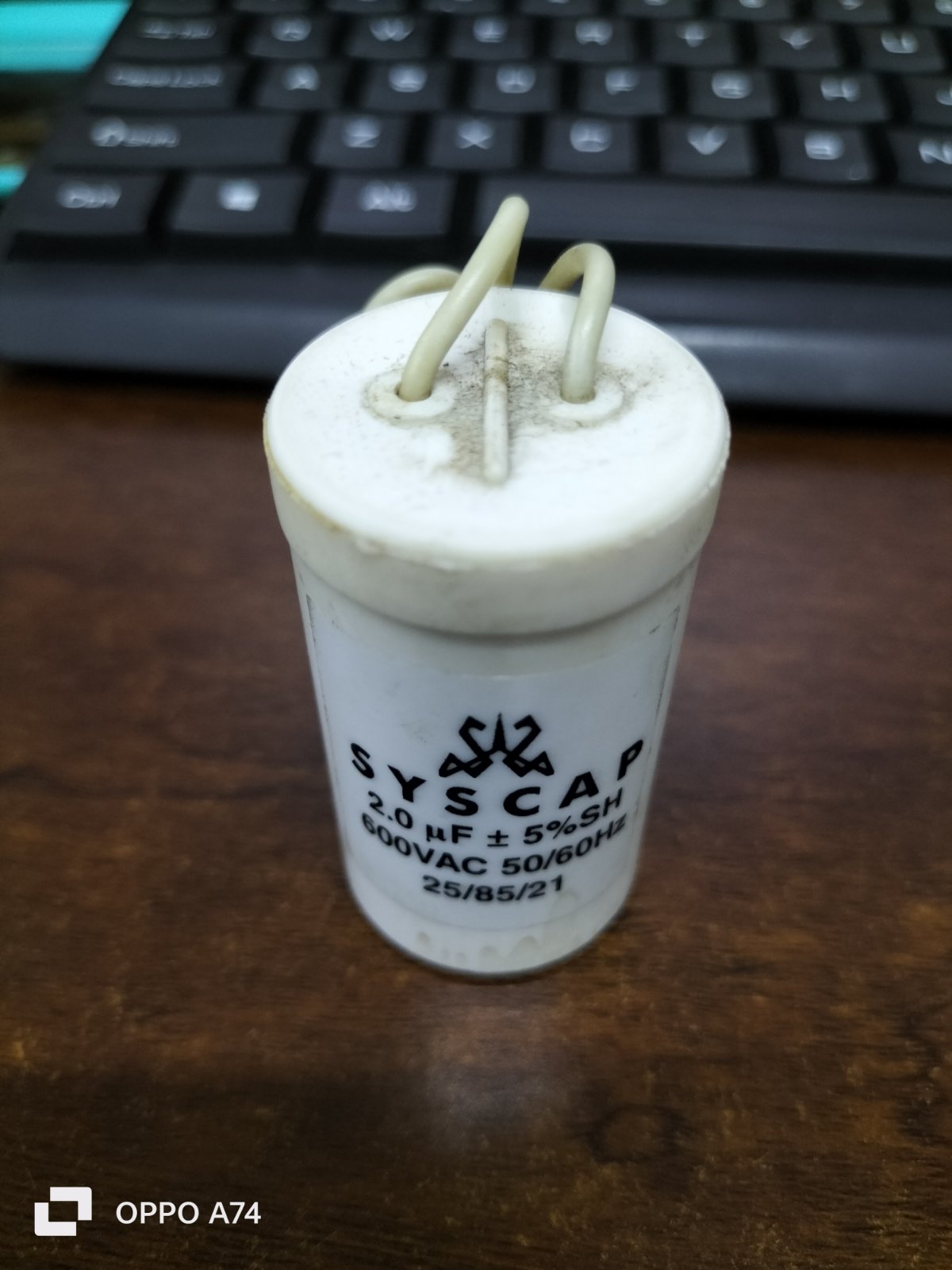 Syscap motor capacitor 2.0 microfarad 200VAC with two wire terminals for electrical motor use