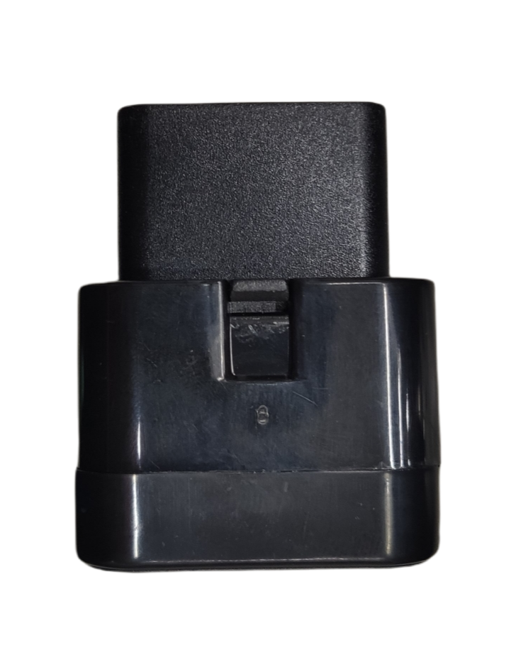 Universal Outlet C14 adapter 220V 5A in black with compact design for international use