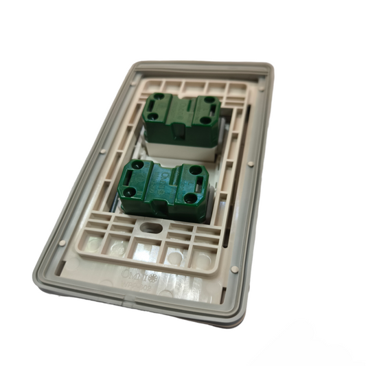 Omni Weatherproof 2 Gang Universal Outlet 15A with protective cover and dual socket design
