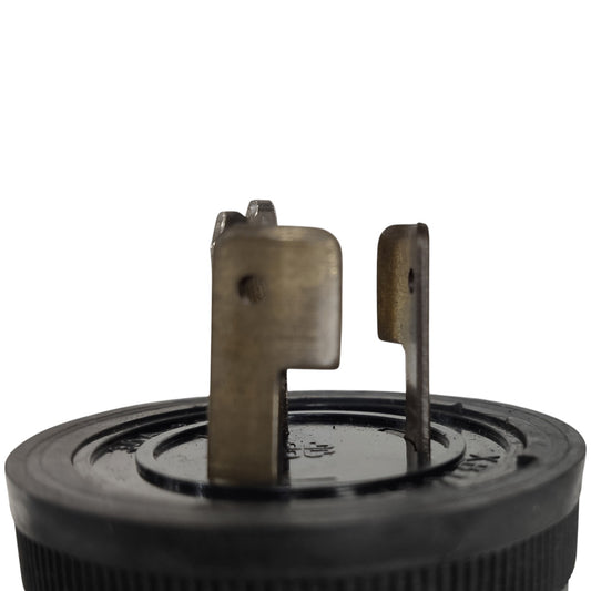 30A Twist Lock Plug 2P+E (3P) 250V (ML-3) XB103P Twistlock Plug Rubber Generator Plug 3Pins ( Applicable on some Generators Not All) Electx Electrical Supply