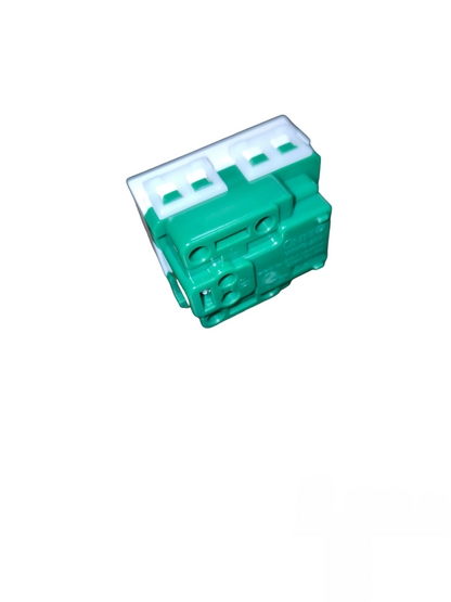 Omni Center Device Universal with Ground 10A 250V WWG-203