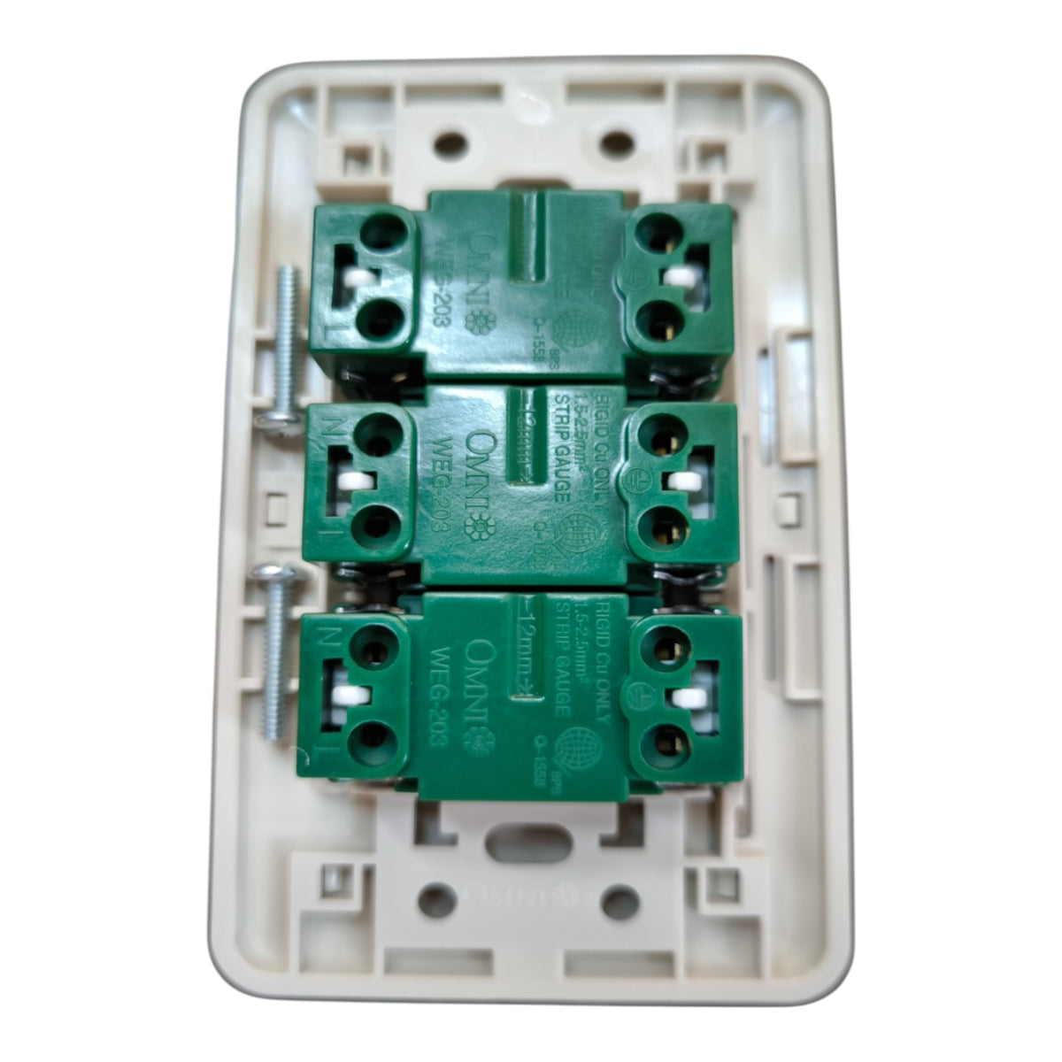 Omni 3 Gang Flat Pin Outlet with Ground with Plate WEP-103+(WEG-203x3)