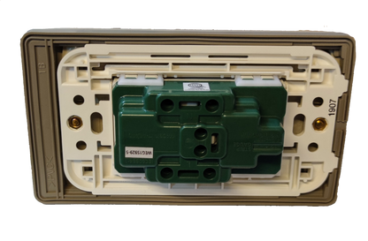 Panasonic Duplex Universal Convenience Outlet with Weatherproof Plate Cover, Weatherproof Duplex Universal Outlet Wide Series, Duplex Receptacle with Ground and Weatherproof Plate Cover WEG15925-5 / WEG7903