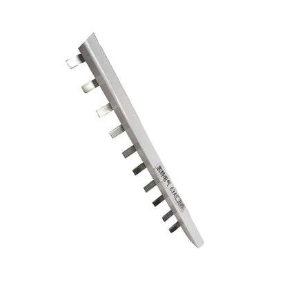 A long, narrow white plastic strip with multiple small metal tabs along one side and printed black Chinese text, shown on a plain white background.