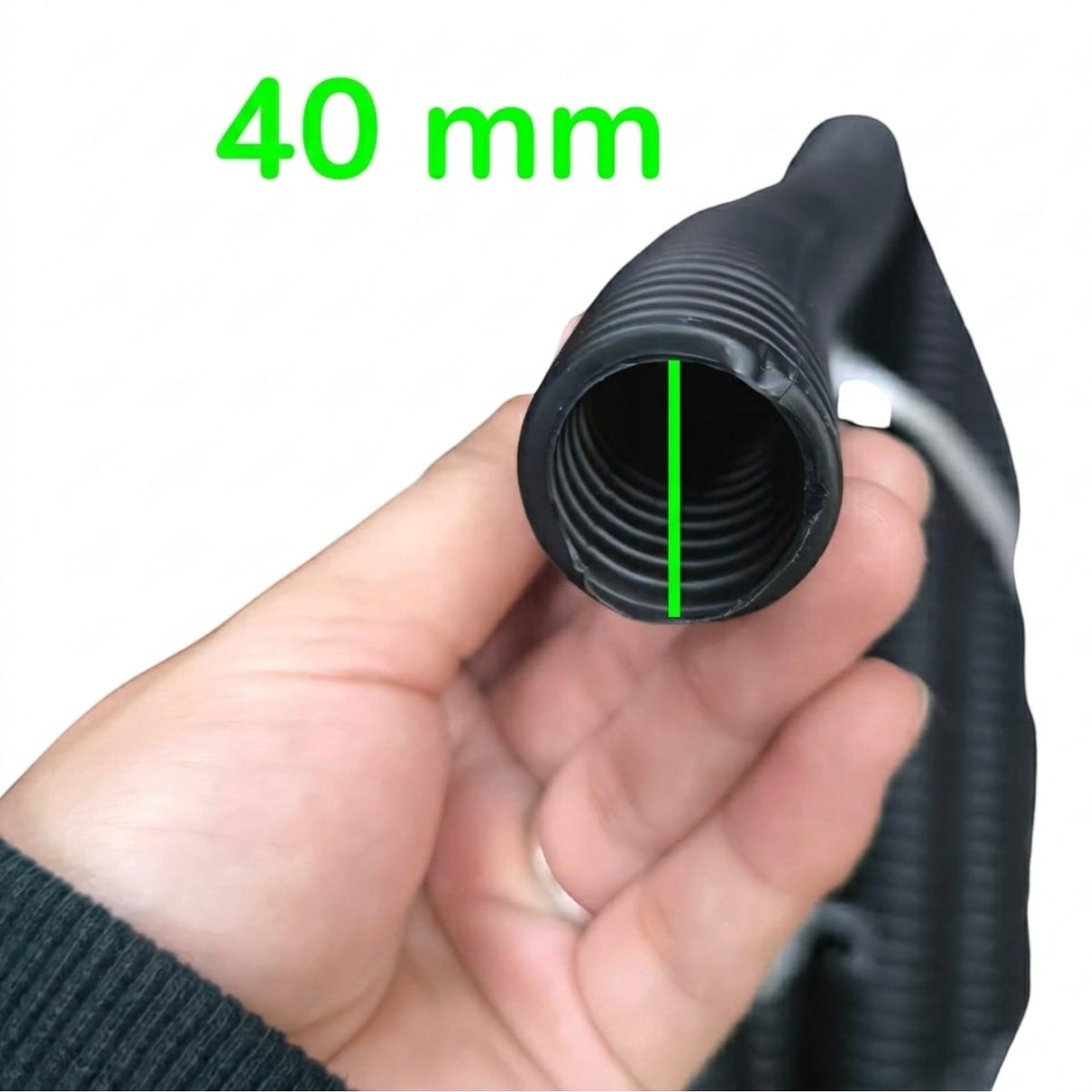 A hand holding a black corrugated hose with a threaded end, overlaid with a green vertical line and the text '40 mm' to indicate the hose's diameter.