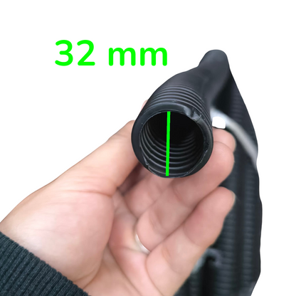 A hand holding a black corrugated hose to show its 32 mm diameter opening, with a green vertical line and green '32 mm' text indicating the size.