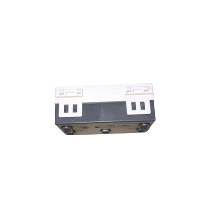 Omni Duplex Universal Outlet with Ground 16A 250V Designer Series Ivory DWU-402I