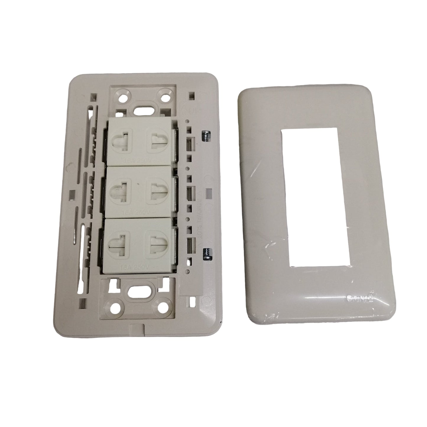 Omni Classis Series 3 Gang Universa Outlet with Shutter 16A 250V with Plate Cover WEP-103+(WEU-202x3) I