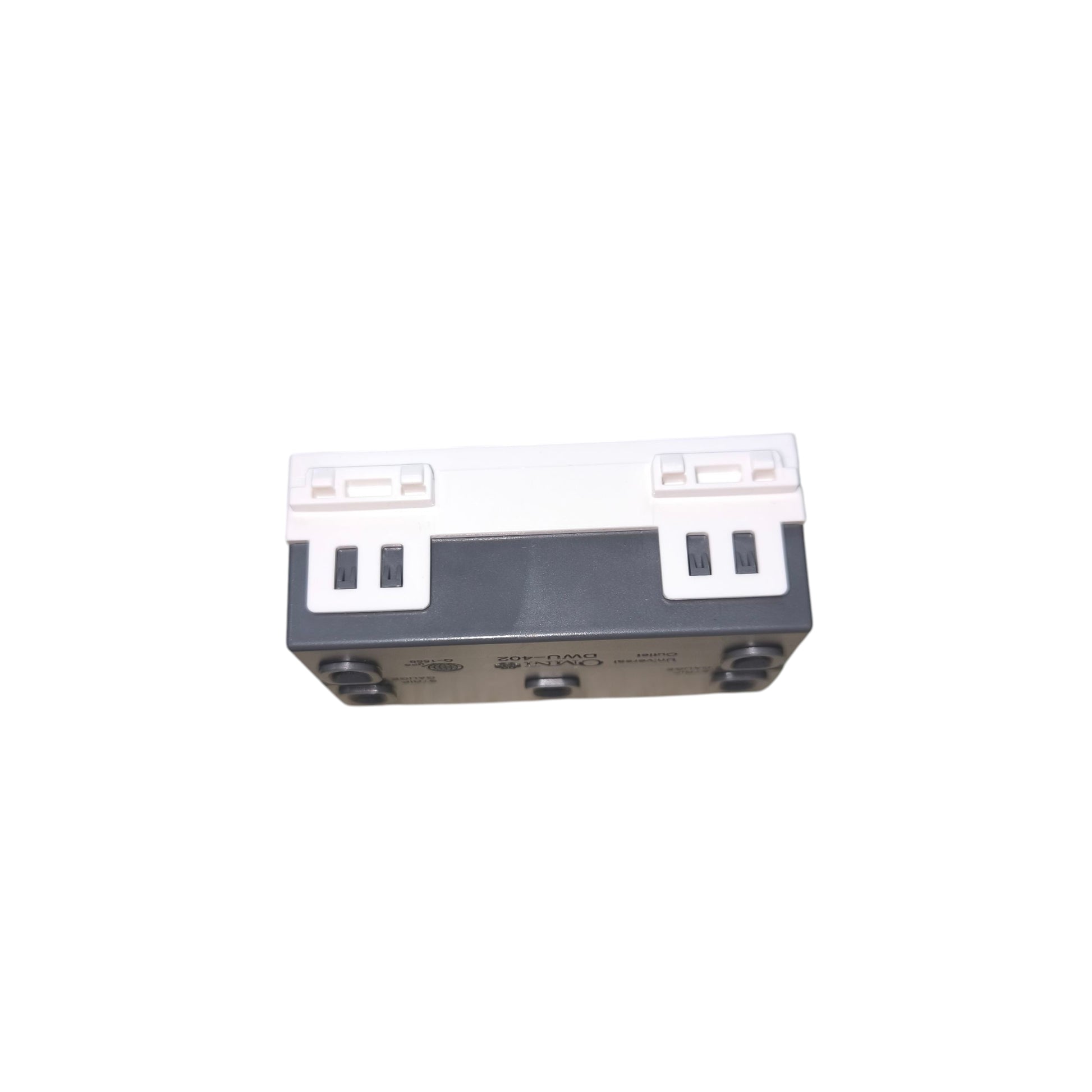 Omni Duplex Universal Outlet with Ground 16A 250V Designer Series Ivory DWU-402I electx electrical supply (9)