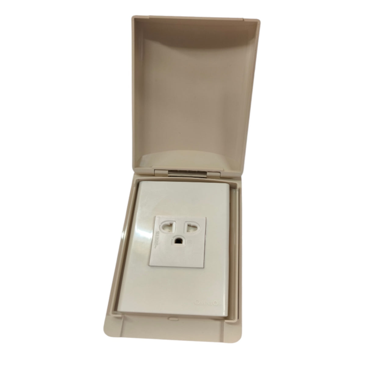 Omni Weatherproof Universal Outlet with Ground 16A 250V WPP-602+WWP-111+WWG-203