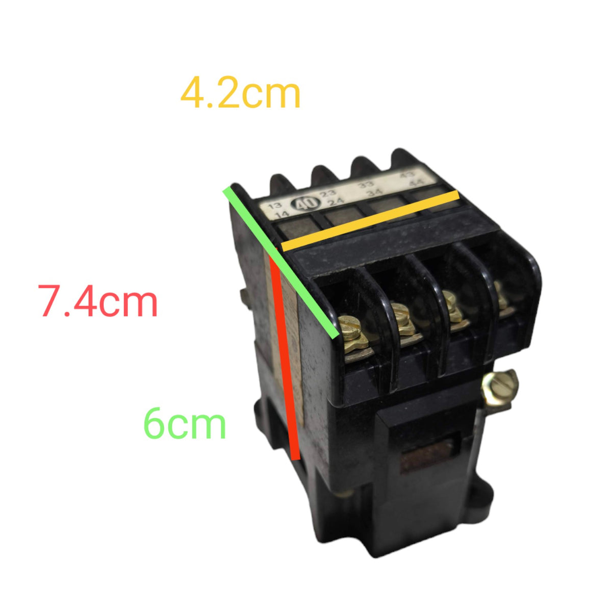 Black electrical contactor with overlaid dimension lines and text showing 4.2cm, 7.