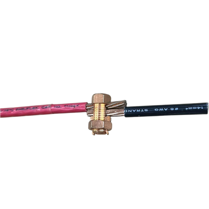 Solderless Connector 1 Bolt 5.5-14MM copper clamp joining red and black stranded wires on black background