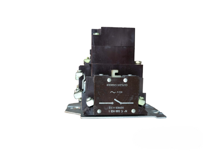 Cutler Hammer Magnetic Contactor with Auxiliary for power points switches and plugs