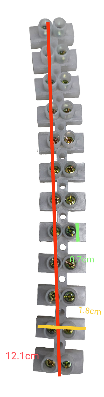 Grippes 15A 250V PVC terminal block with multiple connection points and screws on black background