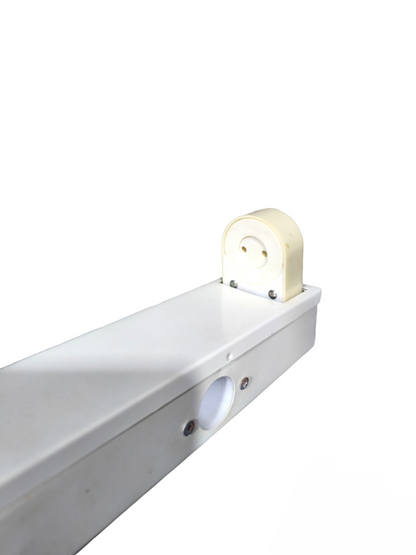 Focus 1x10W Fluorescent Box Type Fixture in white for lighting installation and accessories