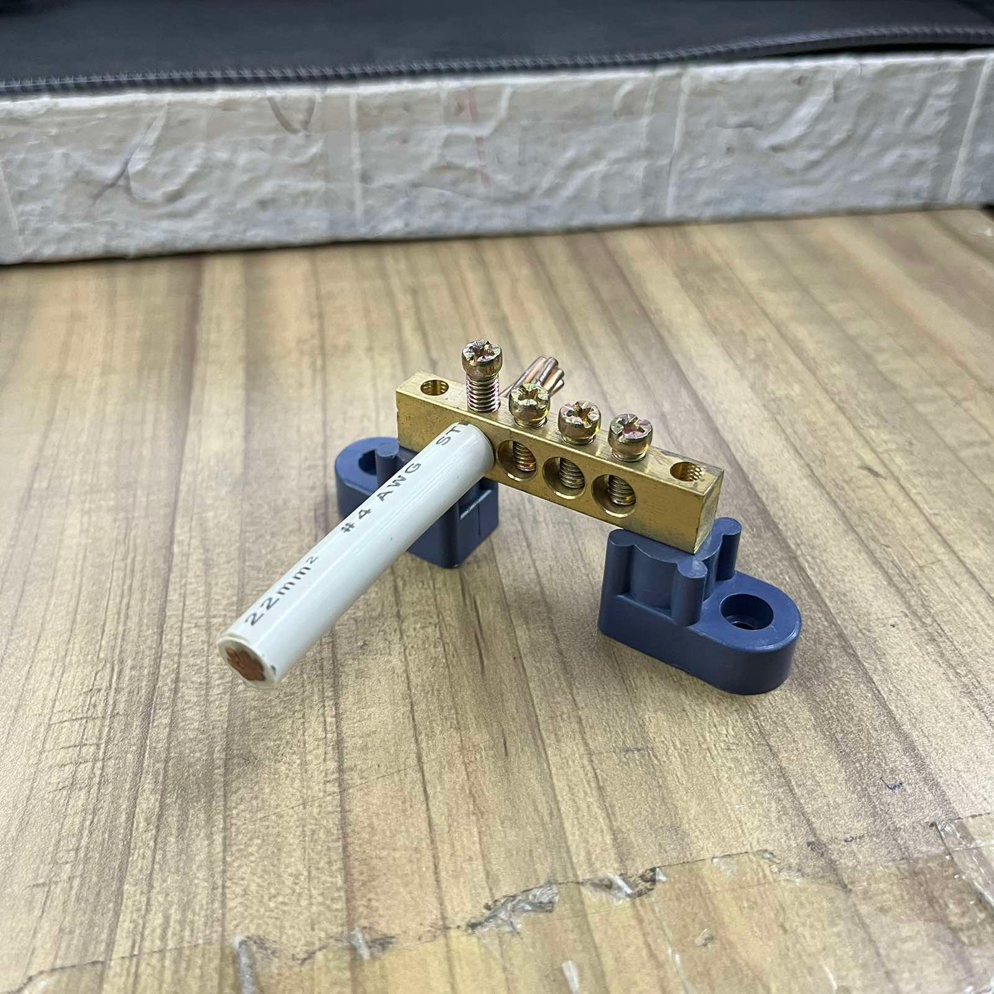 Grounding Terminal Bars, Grounding Terminal, Grounding Bus Bars 4 Holes, 6 Holes, 8 Holes, 10 Holes, 12 Holes, Grounding Bus Bars