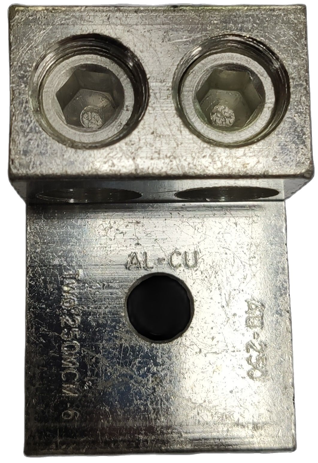 Grippes mechanical lug 2 hole 250MCM made of high-quality aluminum and copper for secure electrical connections