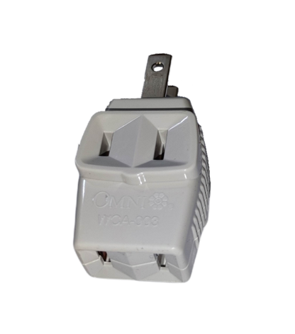 Omni triple top adaptor 10A 250V with multiple outlets for versatile connectivity