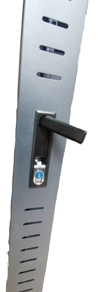 Close-up of lock and handle on Grippes Server Rack 42U 60cm x 60cm x 196cm metal frame