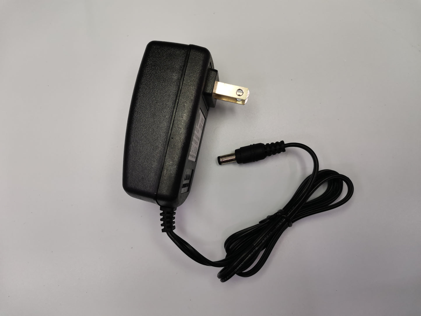 Grippes Switching Power Supply 5V 3A black AC adapter with plug and cable for electronic devices
