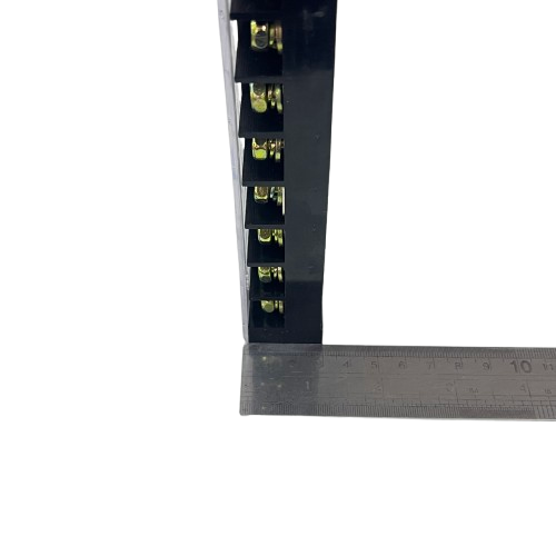 Grippes 60A terminal block 600V with multiple connection points and sturdy design for electrical applications