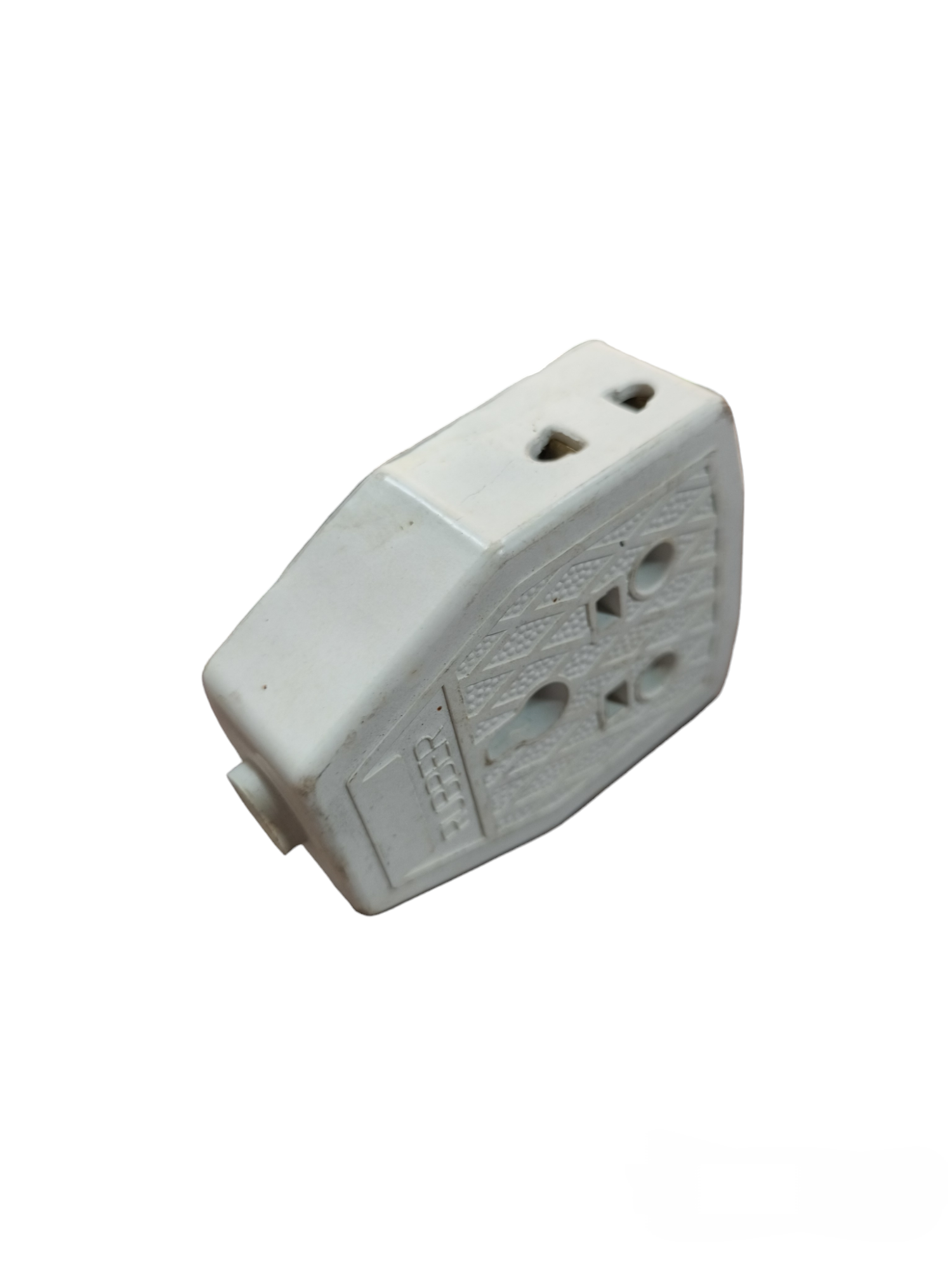 White TYPE G Rubber Socket Big 10A 220V free sample from China with multiple plug slots