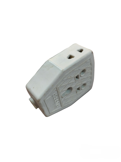 White TYPE G Rubber Socket Big 10A 220V free sample from China with multiple plug slots