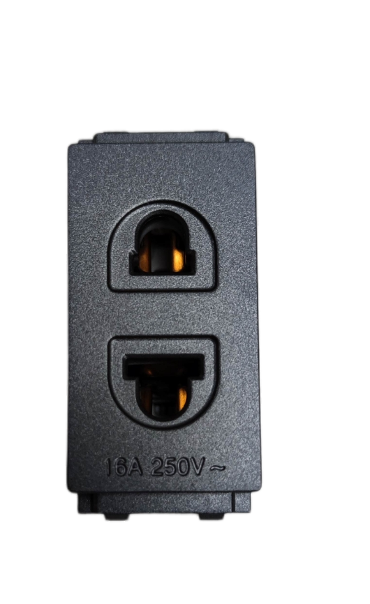 Omni universal outlet 16A 250V with dual sockets for versatile power connections