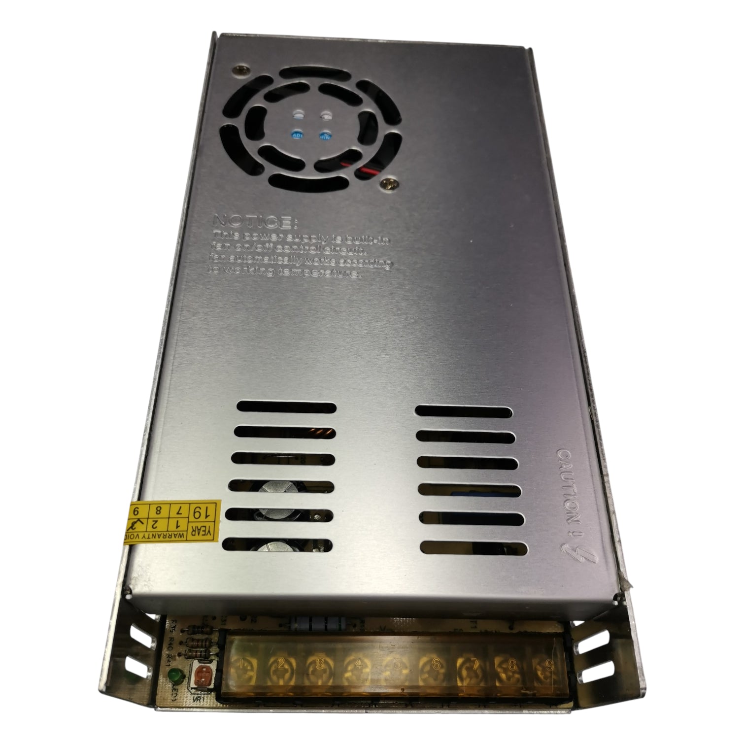 ZwitseRise Z0560 power supply for CCTV with metal housing and internal fan for efficient cooling